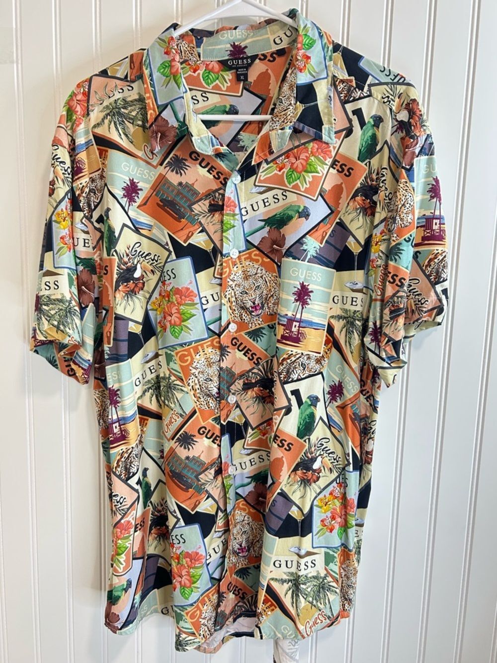 GUESS MEN Tropical Postcard animal print floral Short Sleeve Shirt Size XL.